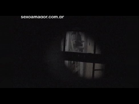 ❤️ Lourinho é secretamente filmado por um voyeur de bairro escondido atrás de tijolos ocos Porno fodido em porno pt-br.xxxifuck.ru