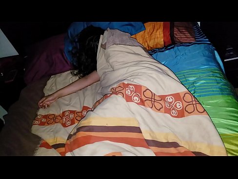 ❤️ Stepson berating sua jovem madrasta enquanto ela dorme. Porno fodido em porno pt-br.xxxifuck.ru